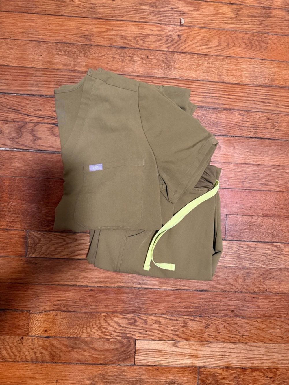 Figs Martini Olive Scrub Set with Lime Drawstring